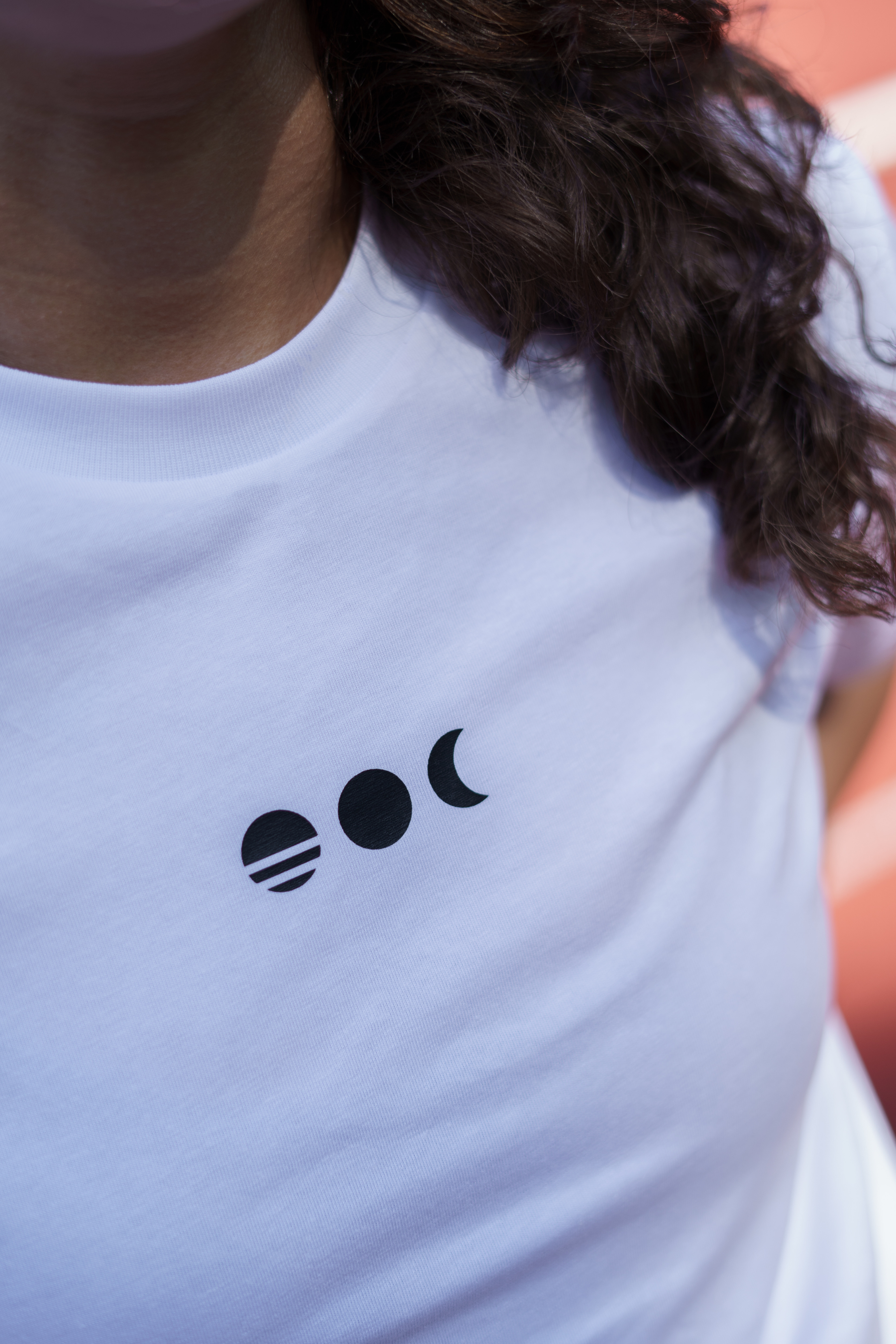 ONNEA CONSISTENTIE T-SHIRT | WIT x ZWART Onnea