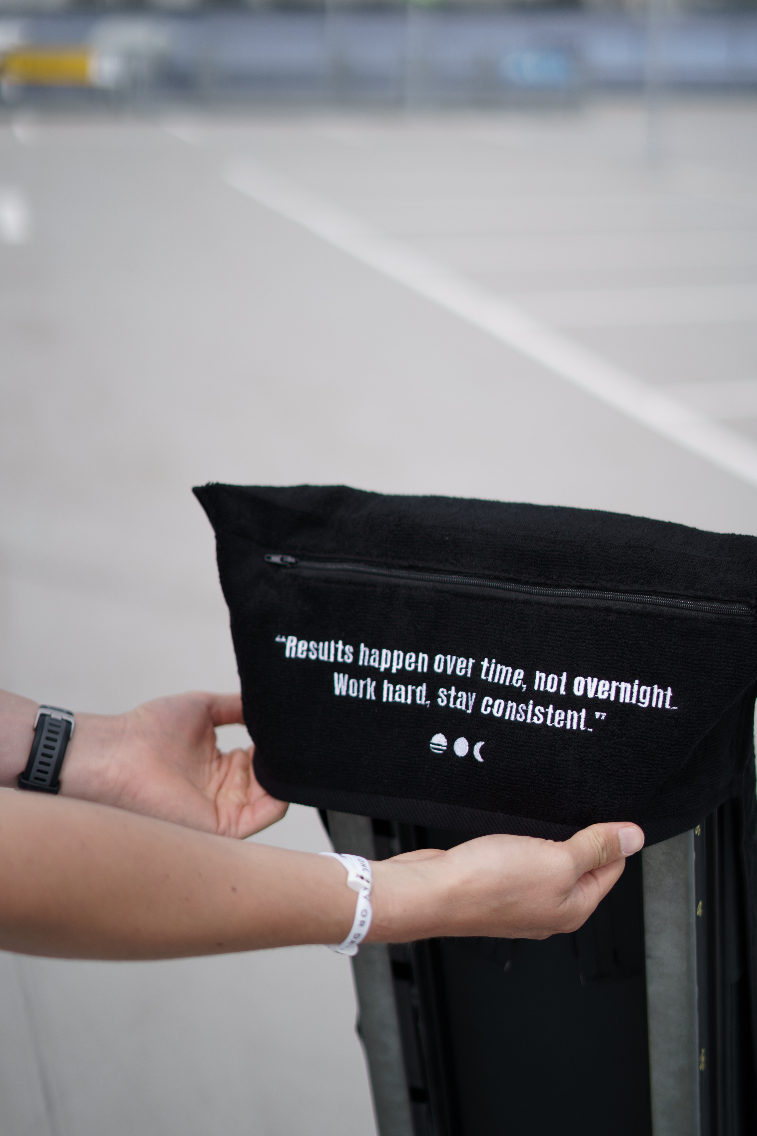 ONNEA GYM HANDDOEK | ZWART & GRIJS Onnea