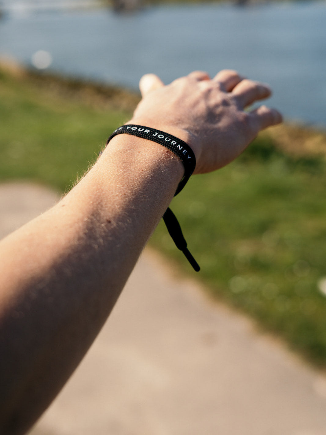 1.0 Trust Your Journey Onnea bracelet - black x white Onnea