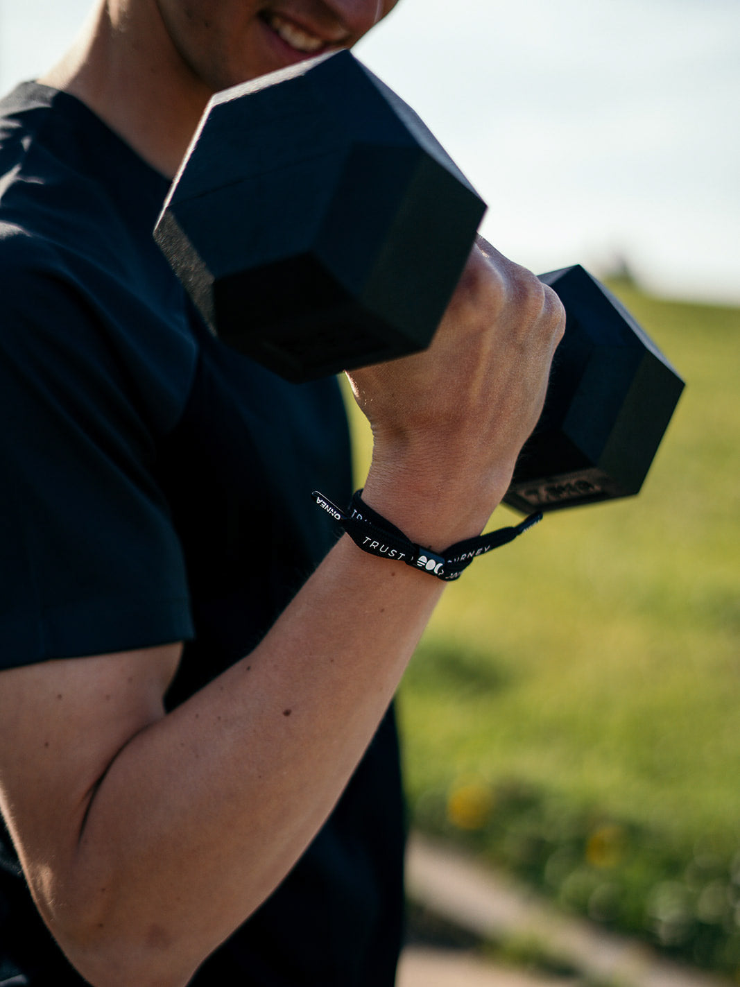 1.0 Trust Your Journey Onnea bracelet - white x black Onnea