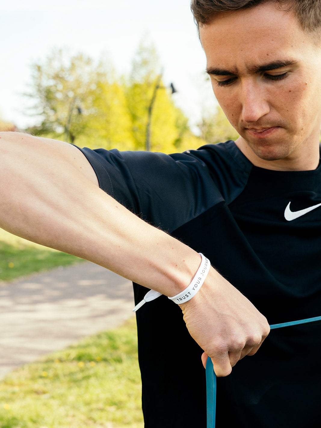 1.0 Trust Your Journey Onnea bracelet - white x black Onnea