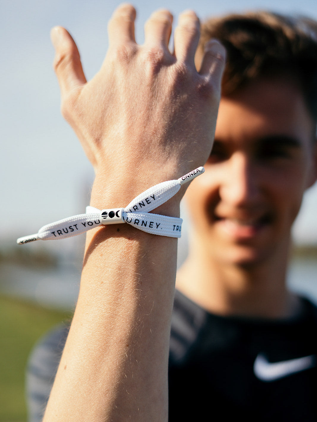 1.0 Trust Your Journey Onnea bracelet - white x black Onnea