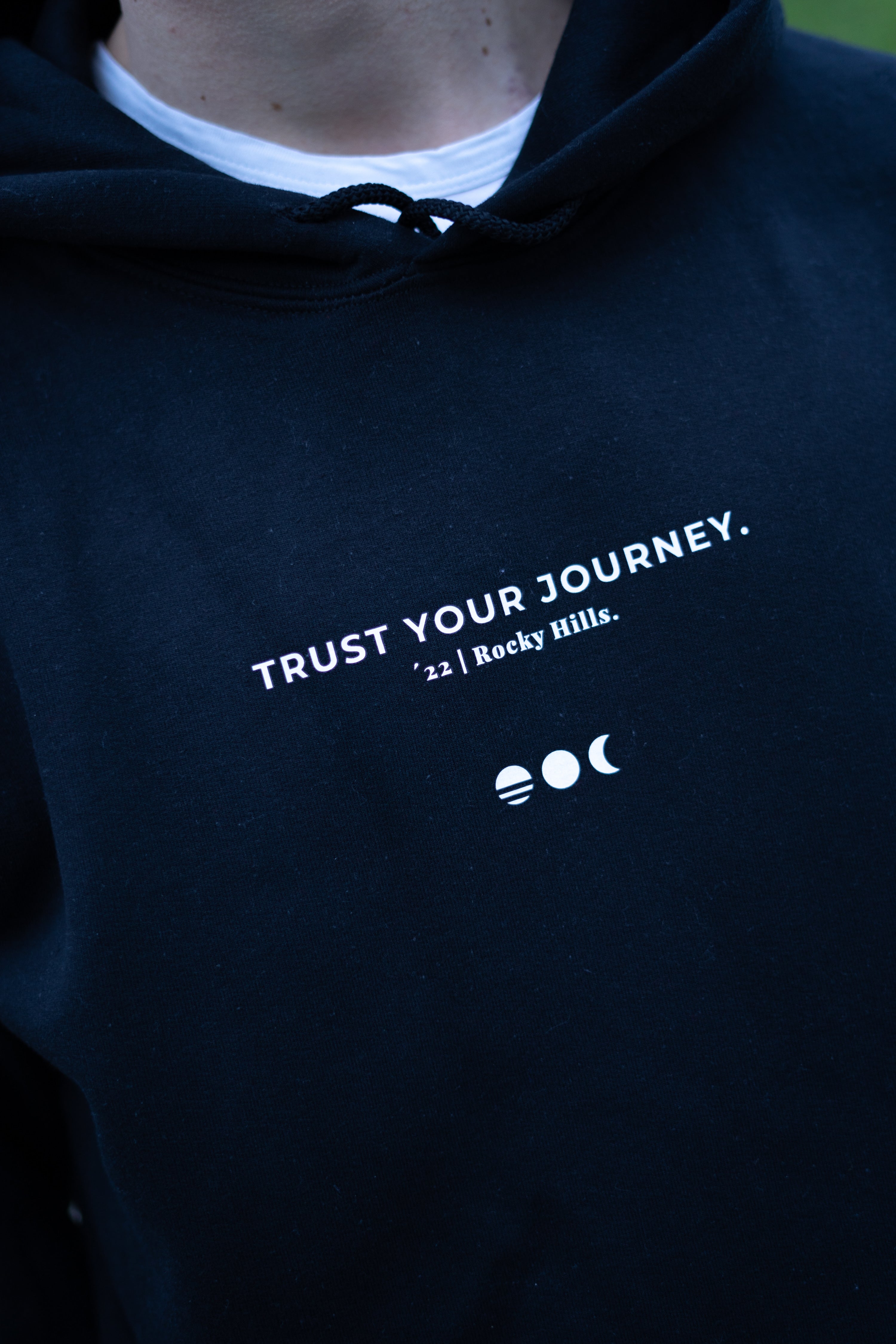 TRUST YOUR JOURNEY ONNEA HOODIE - MIDNIGHT-BLACK Onnea