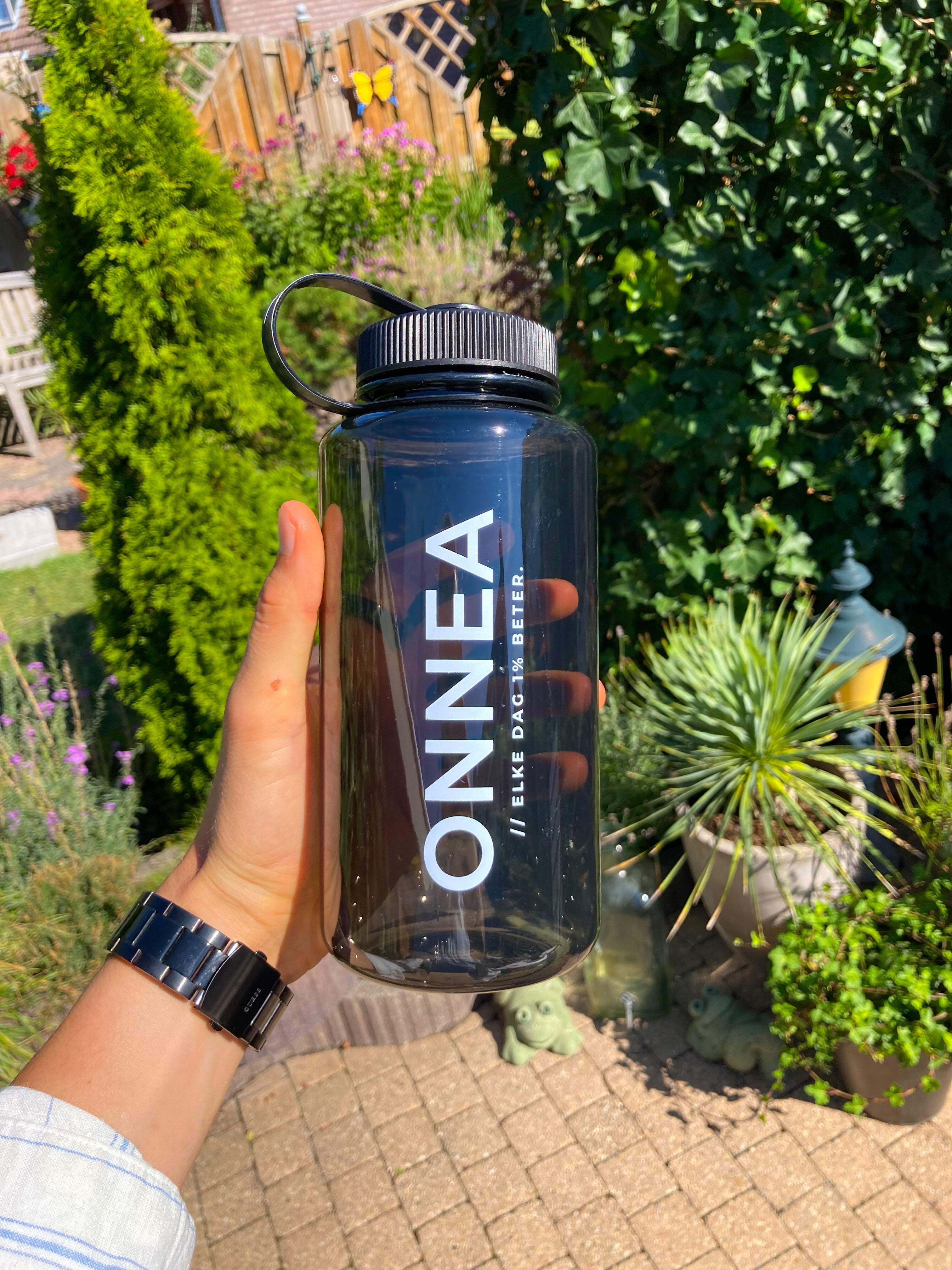 ONNEA WATER BOTTLE - BLACK Onnea