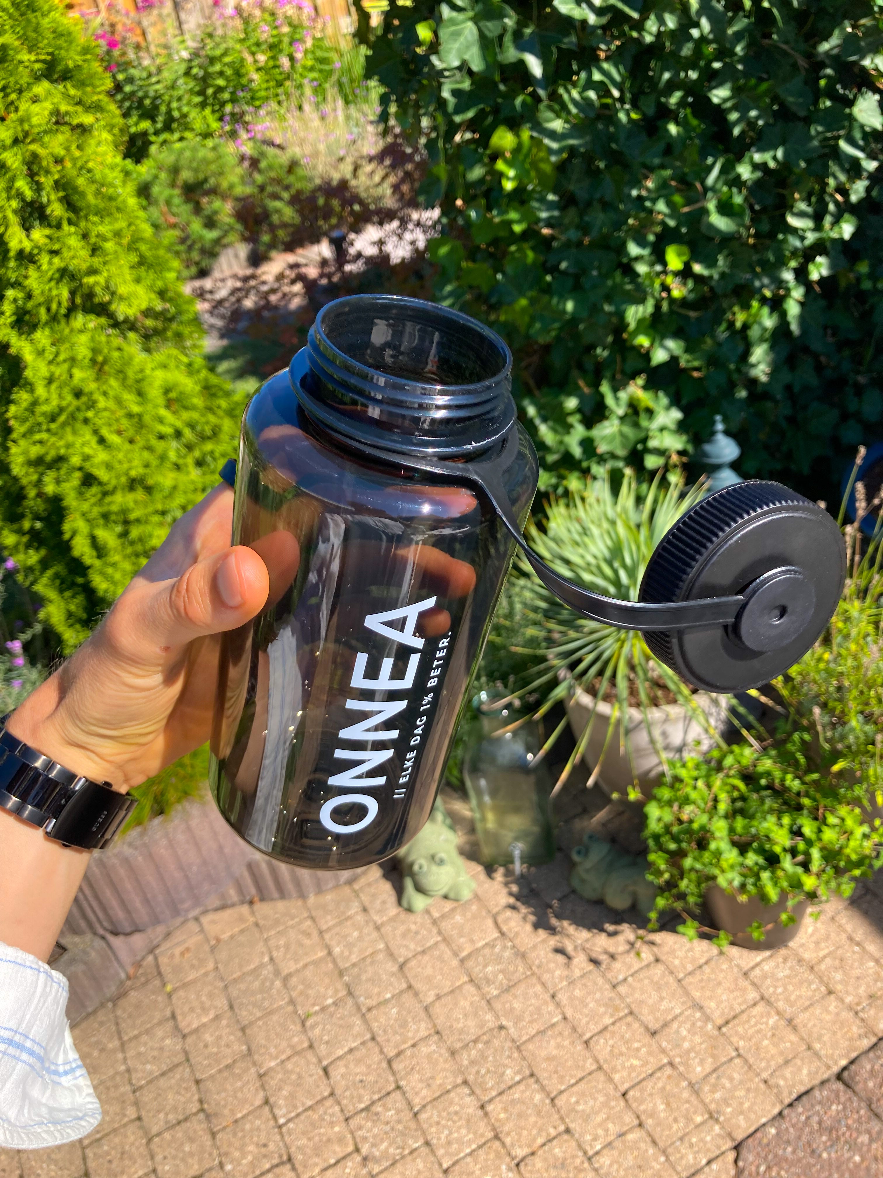 ONNEA WATER BOTTLE - BLACK Onnea