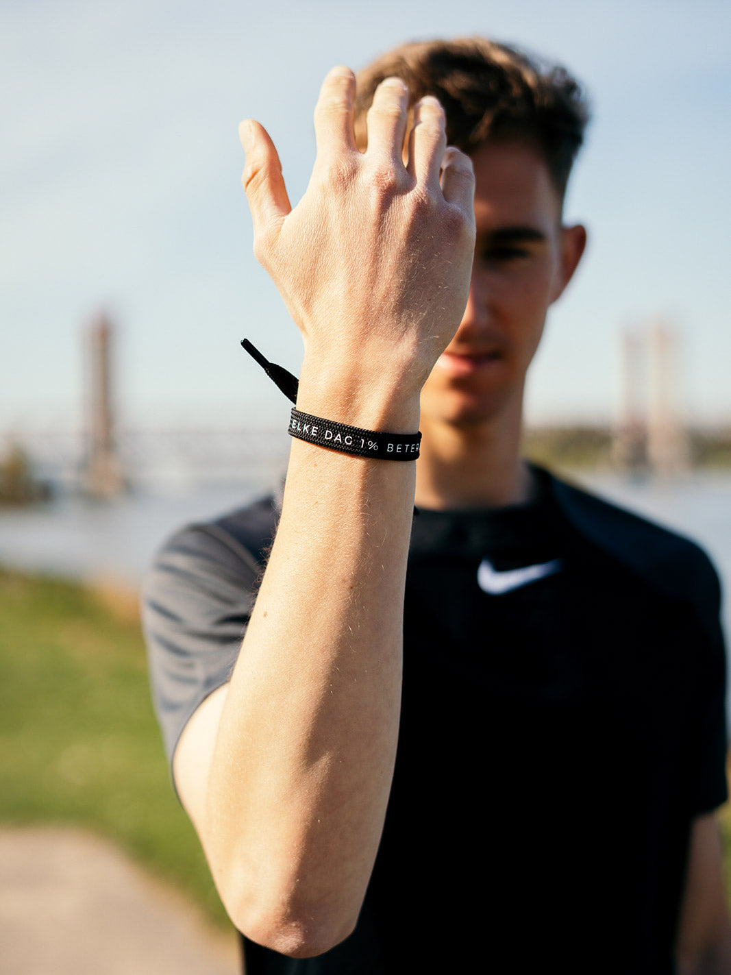1.0 Elke Dag 1% Beter Onnea bracelet - white x black Onnea