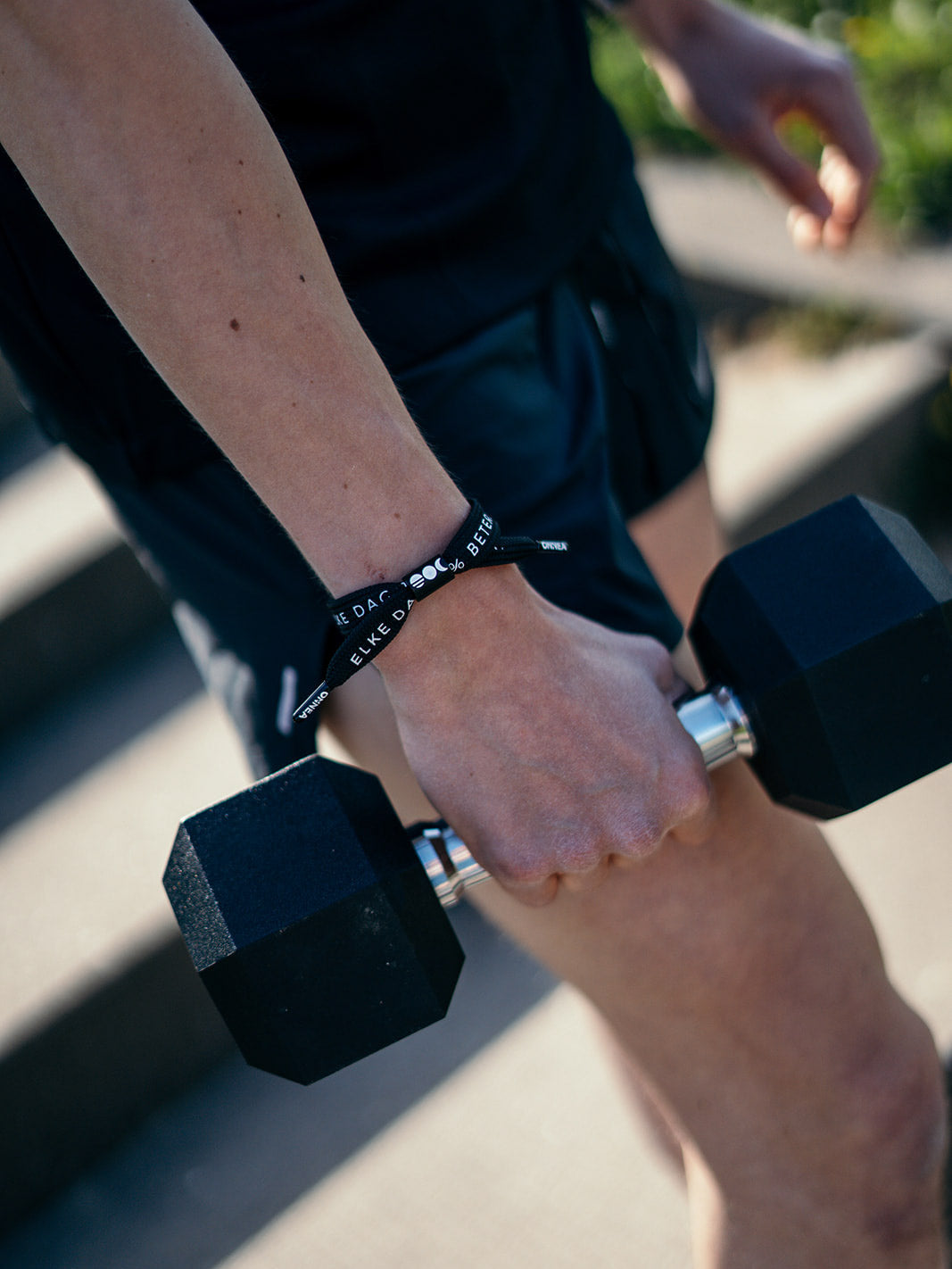 1.0 Elke Dag 1% Beter Onnea bracelet - white x black Onnea
