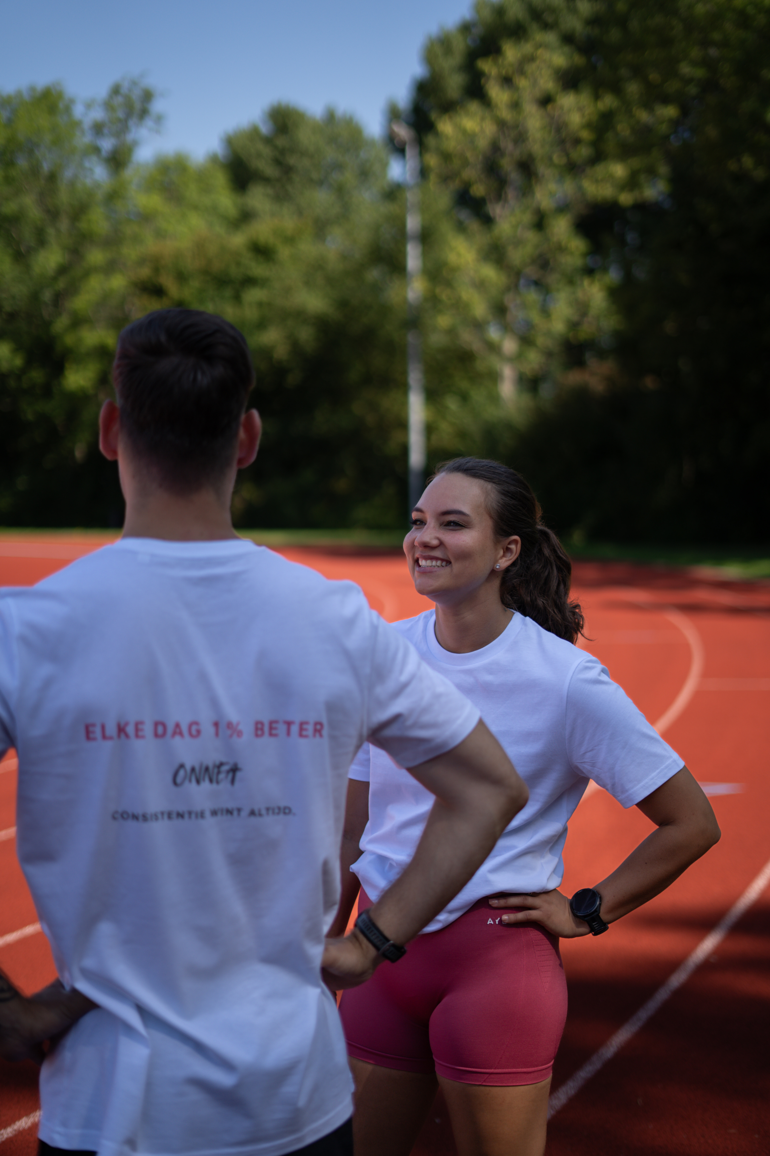 ONNEA CONSISTENTIE T-SHIRT | WIT x BLOESEM ROZE Onnea