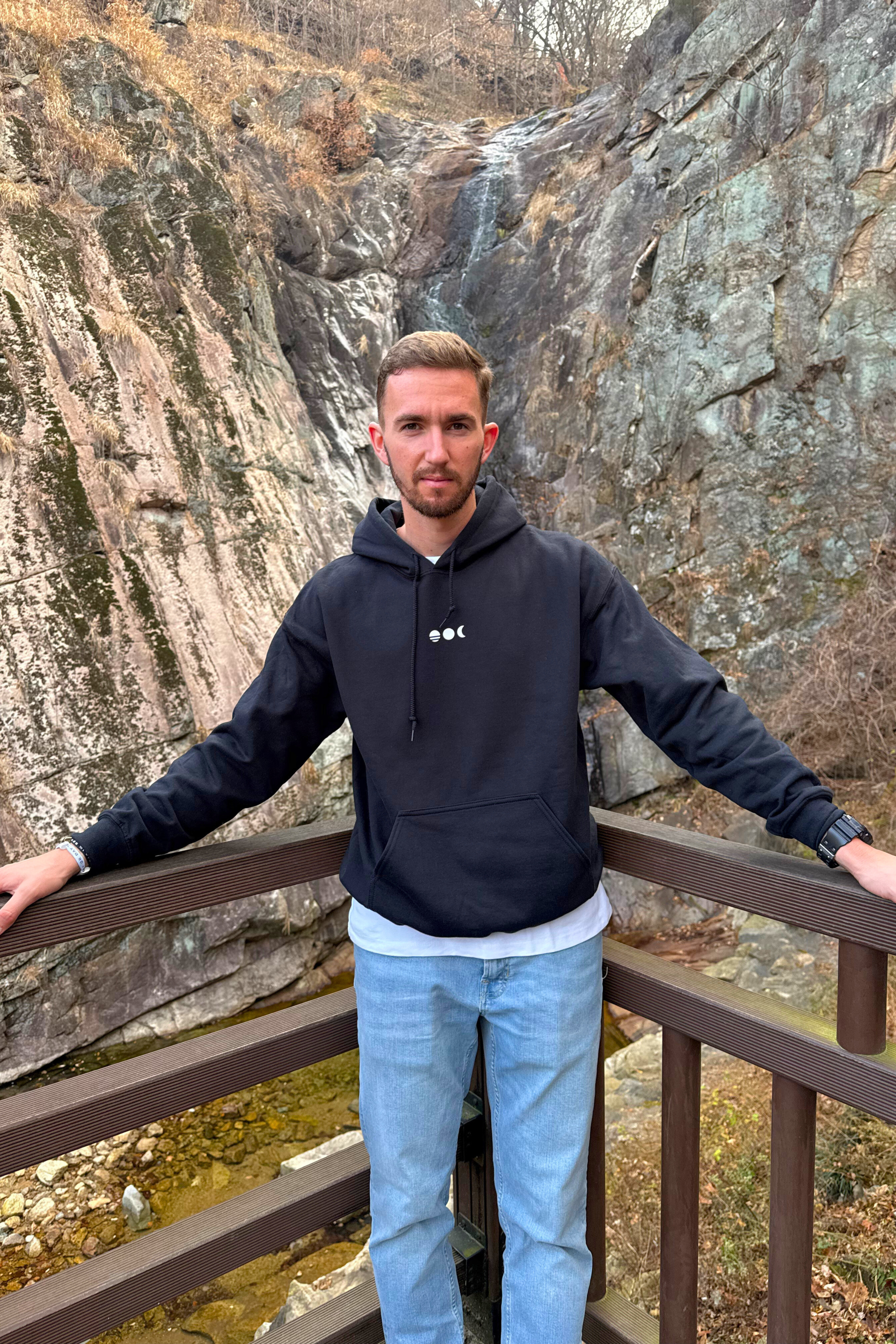 Onnea Hoodie - Midnight Black Onnea