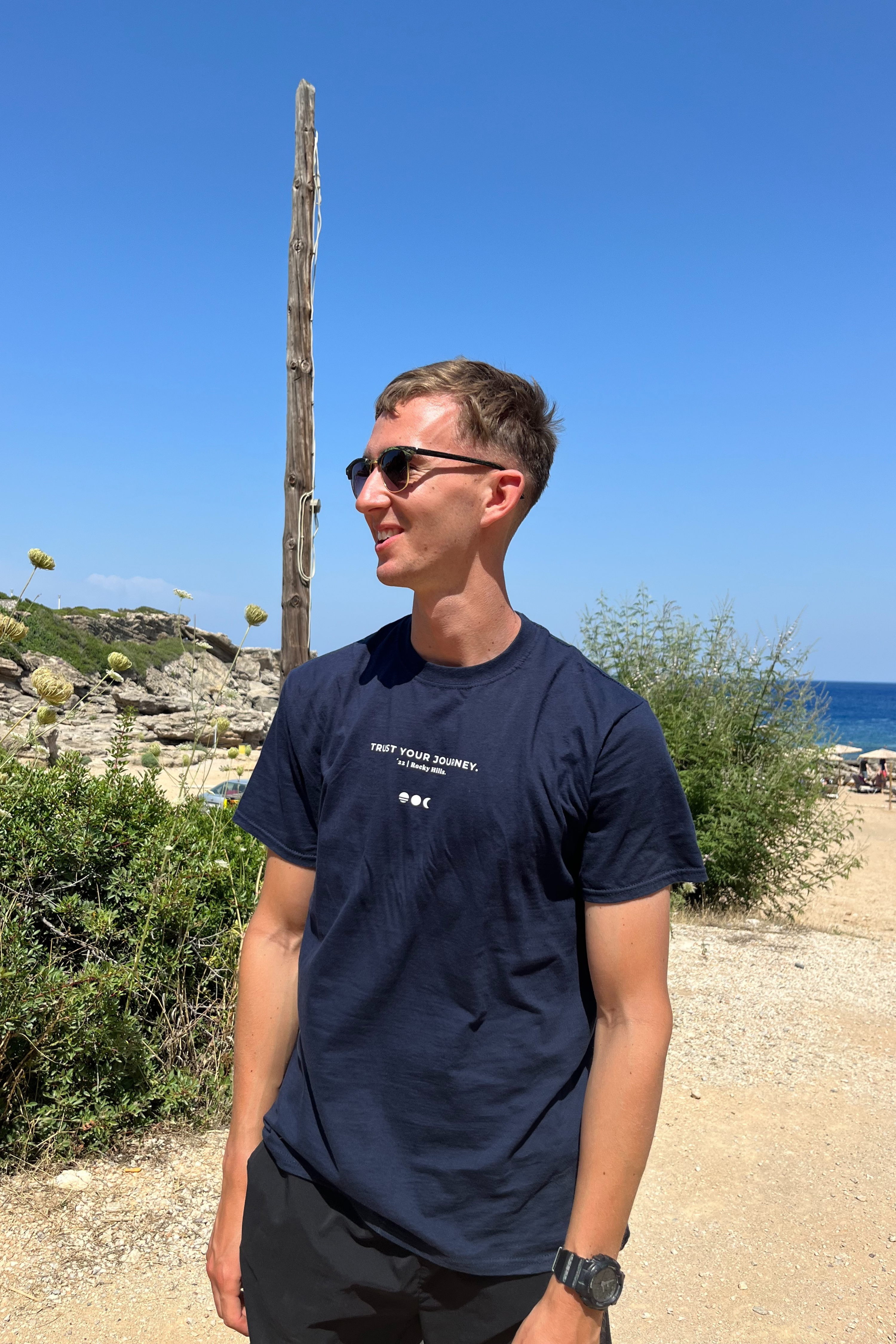 TYJ ONNEA TEE NAVY BLUE [PRE-ORDER] Onnea