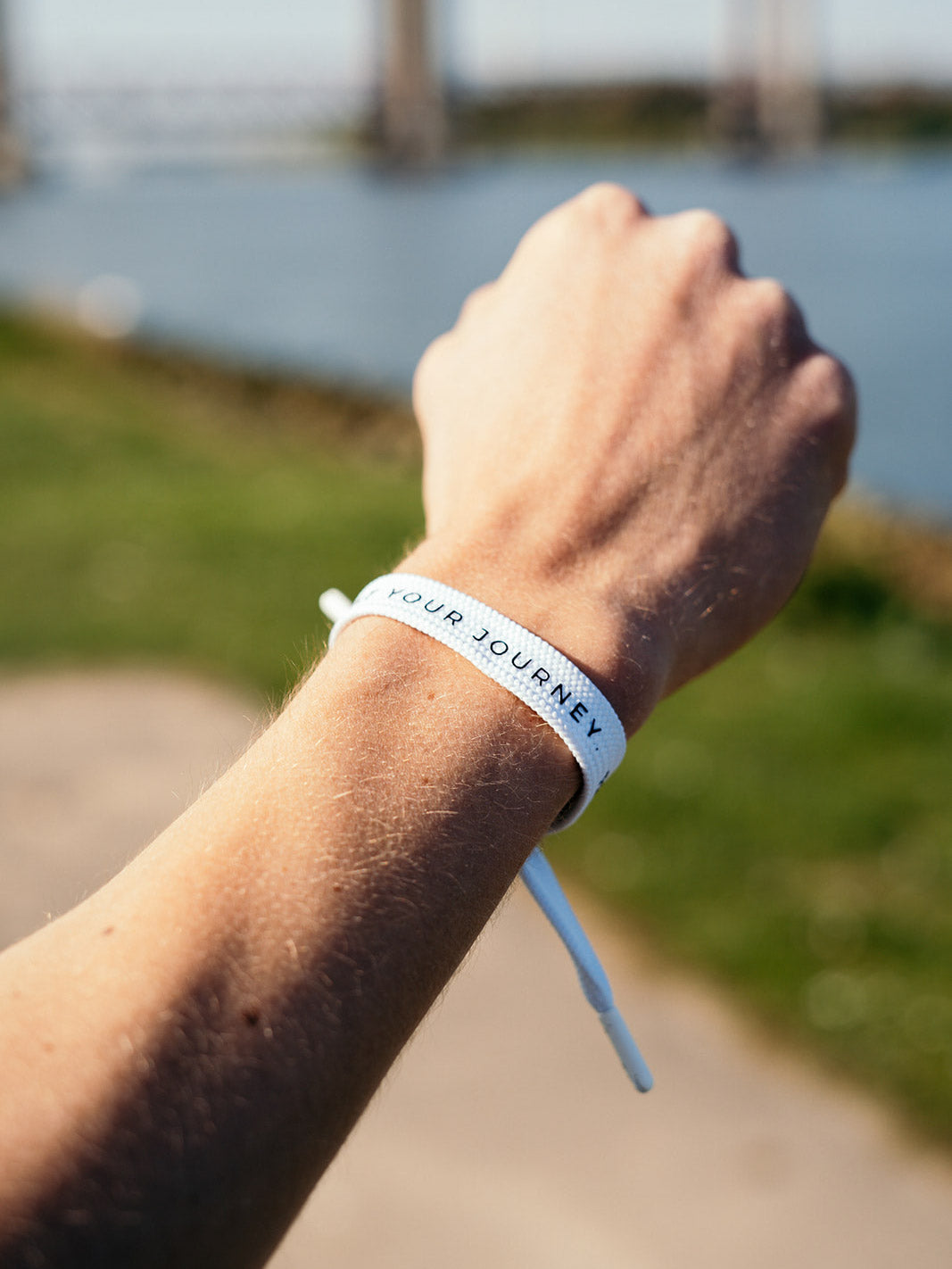 1.0 Trust Your Journey Onnea bracelet - white x black Onnea
